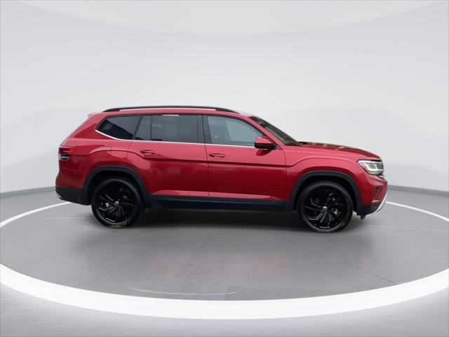 Certified 2022 Volkswagen Atlas SE w/ Black Wheel Package image 9