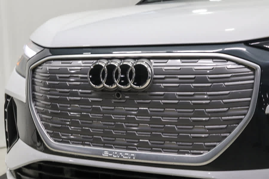 Used 2023 Audi Q4 e-tron Premium w/ Convenience Package RWD image 13