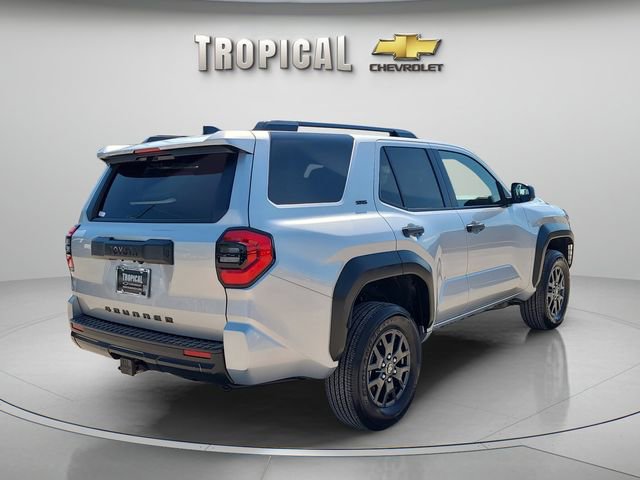 Used 2025 Toyota 4Runner SR5 AWD/4WD image 3