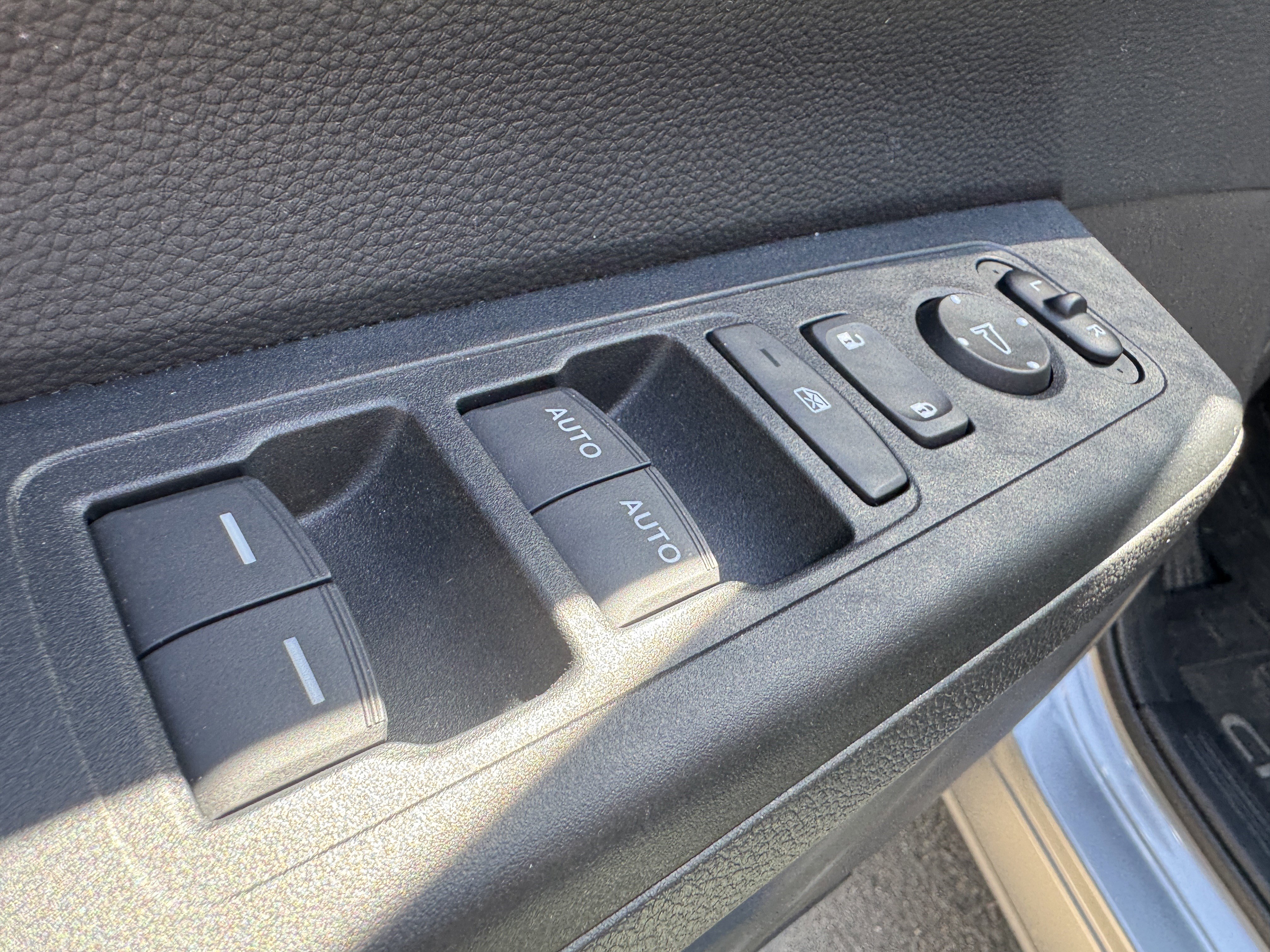 Used 2025 Honda CR-V Sport image 10