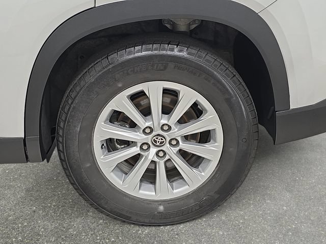 Certified 2025 Toyota Grand Highlander AWD image 32