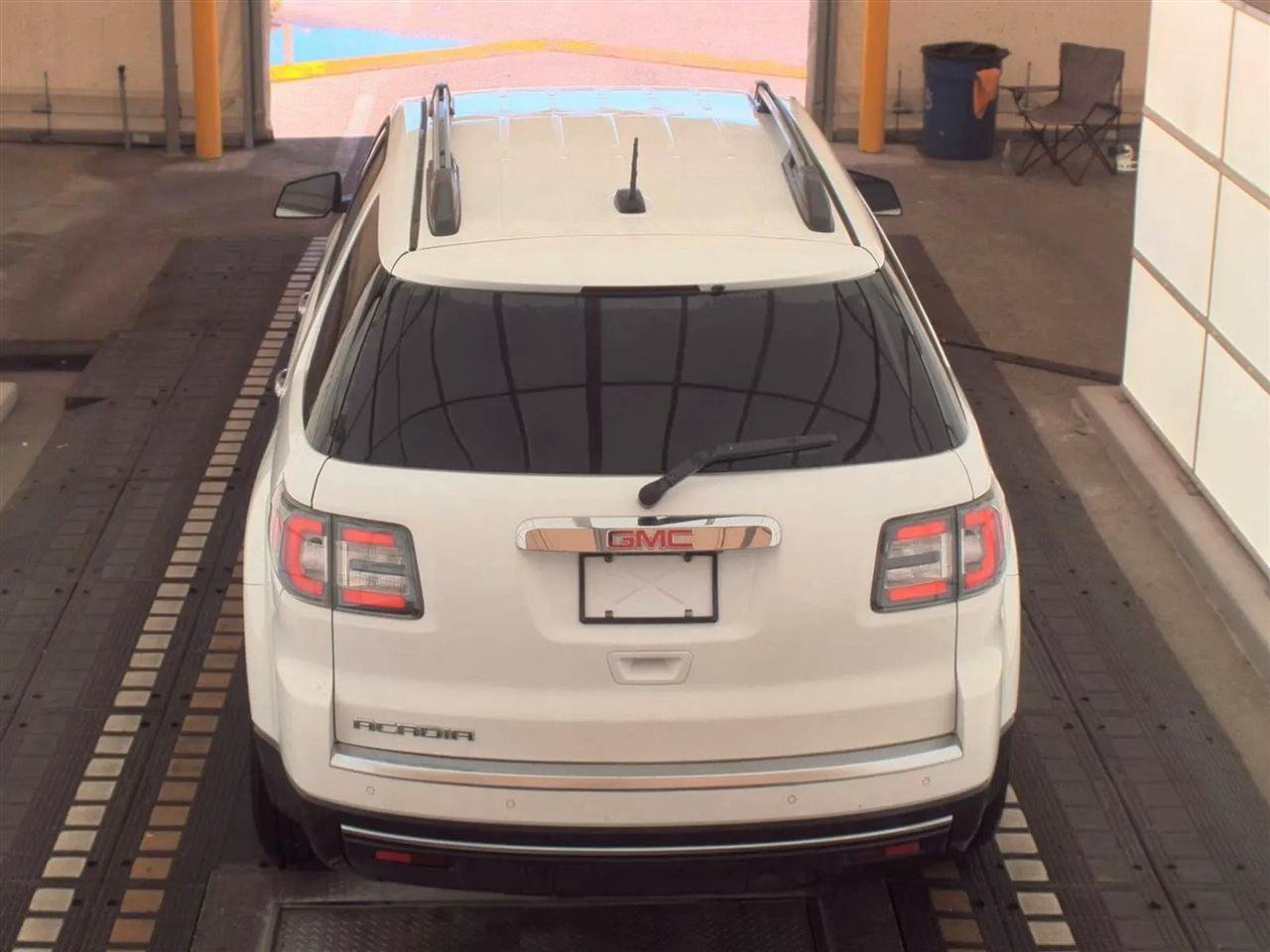 Used 2016 GMC Acadia SLE FWD image 6