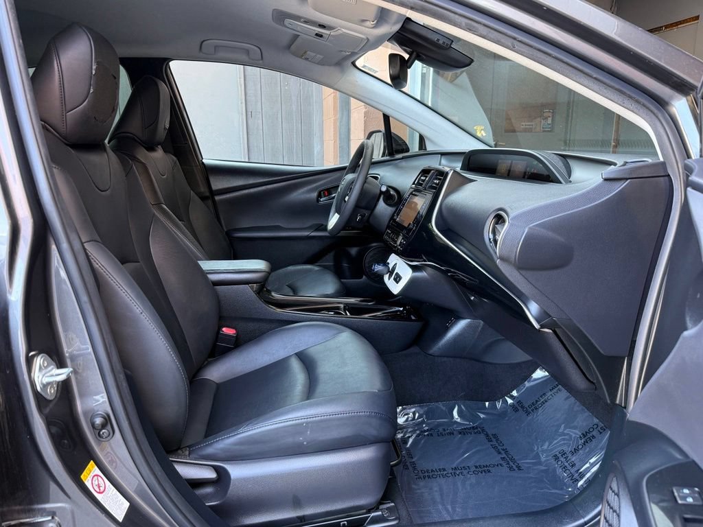 Used 2017 Toyota Prius Four FWD image 19