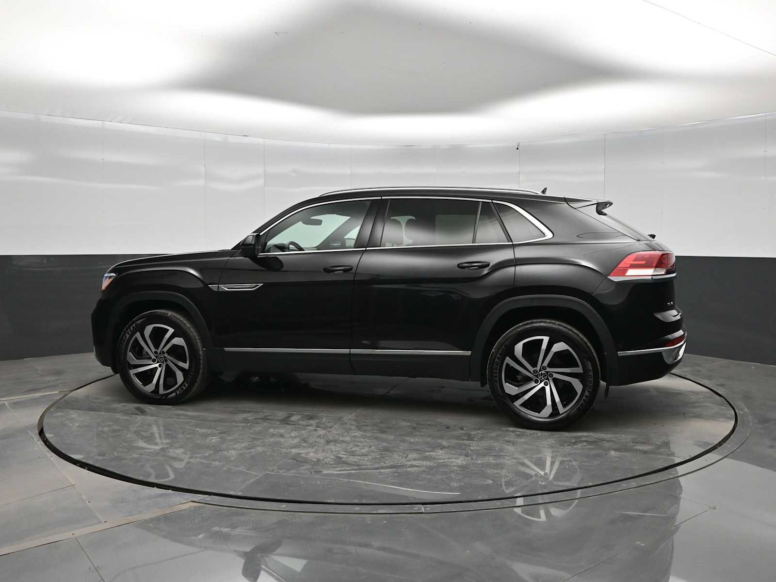 Used 2021 Volkswagen Atlas Cross Sport SEL Premium AWD/4WD image 5