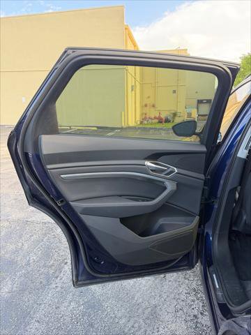 Used 2021 Audi e-tron Premium w/ Convenience Plus Package image 19