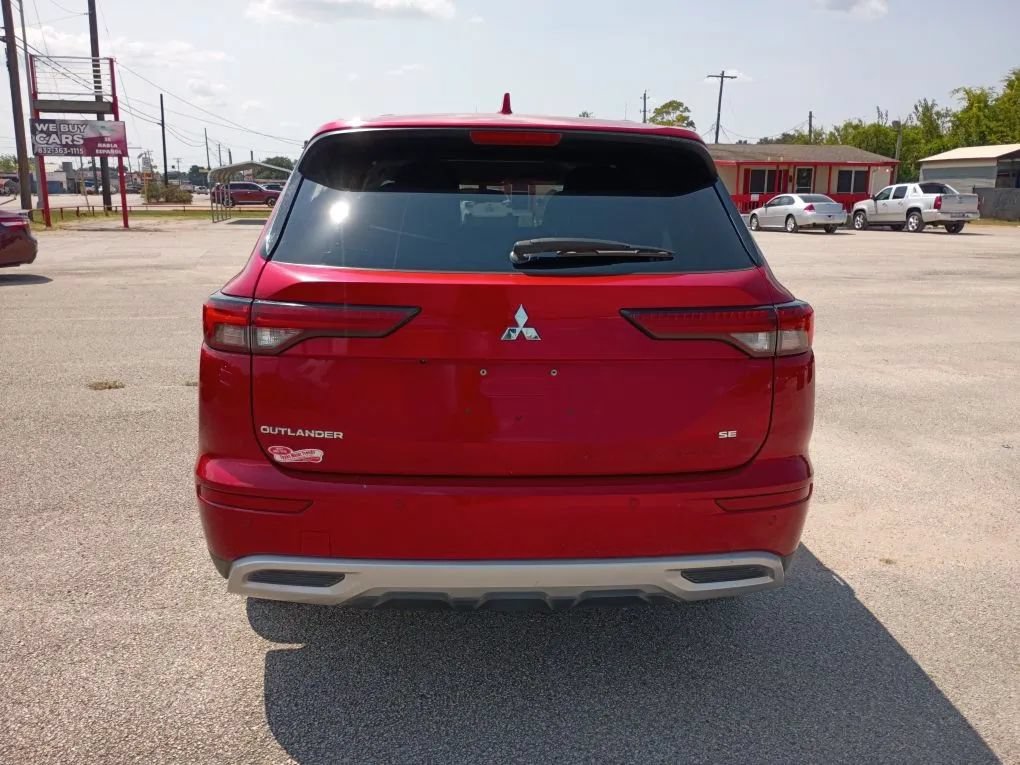 Used 2022 Mitsubishi Outlander SE FWD image 4