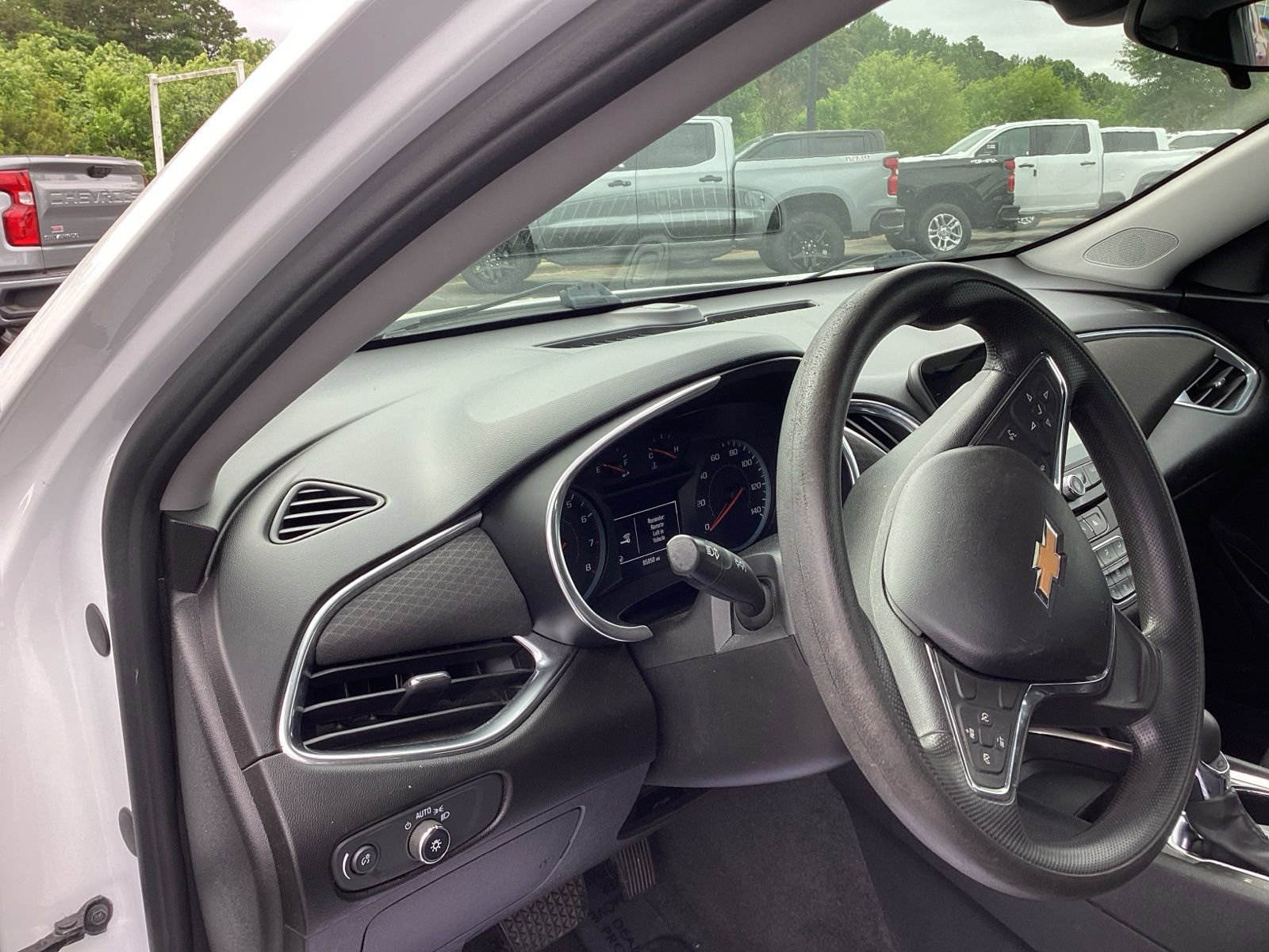 Used 2021 Chevrolet Malibu LT FWD image 9