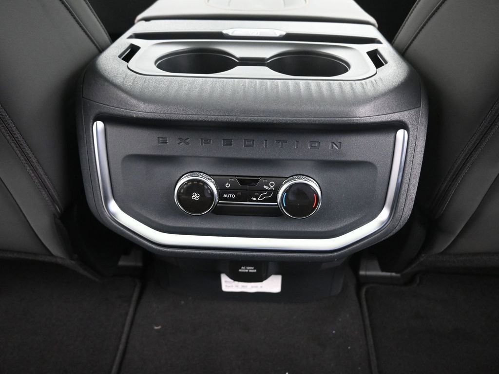 New 2025 Ford Expedition Active image 12