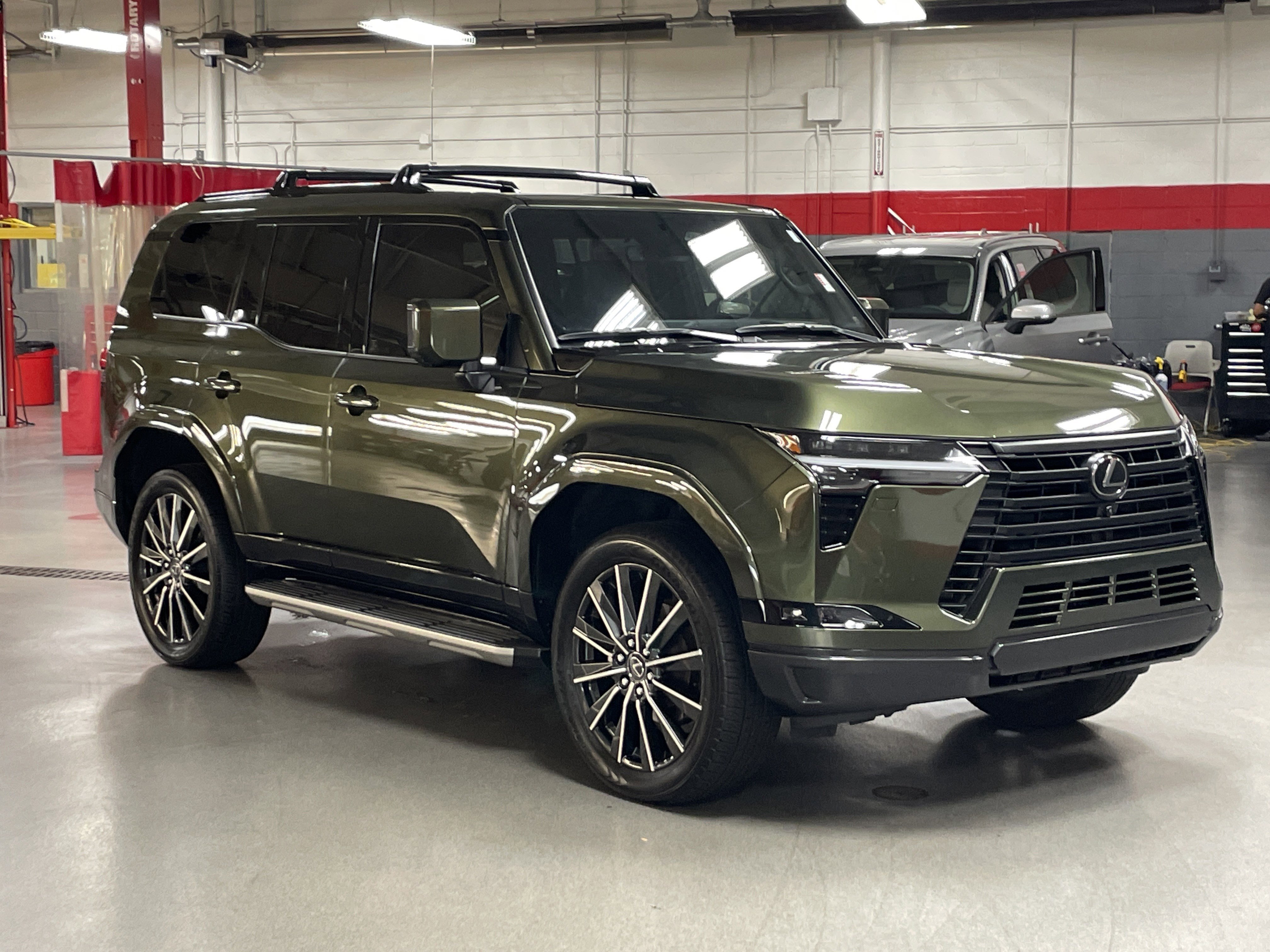 Used 2024 Lexus GX 550 w/ Cold Area Package AWD/4WD image 3