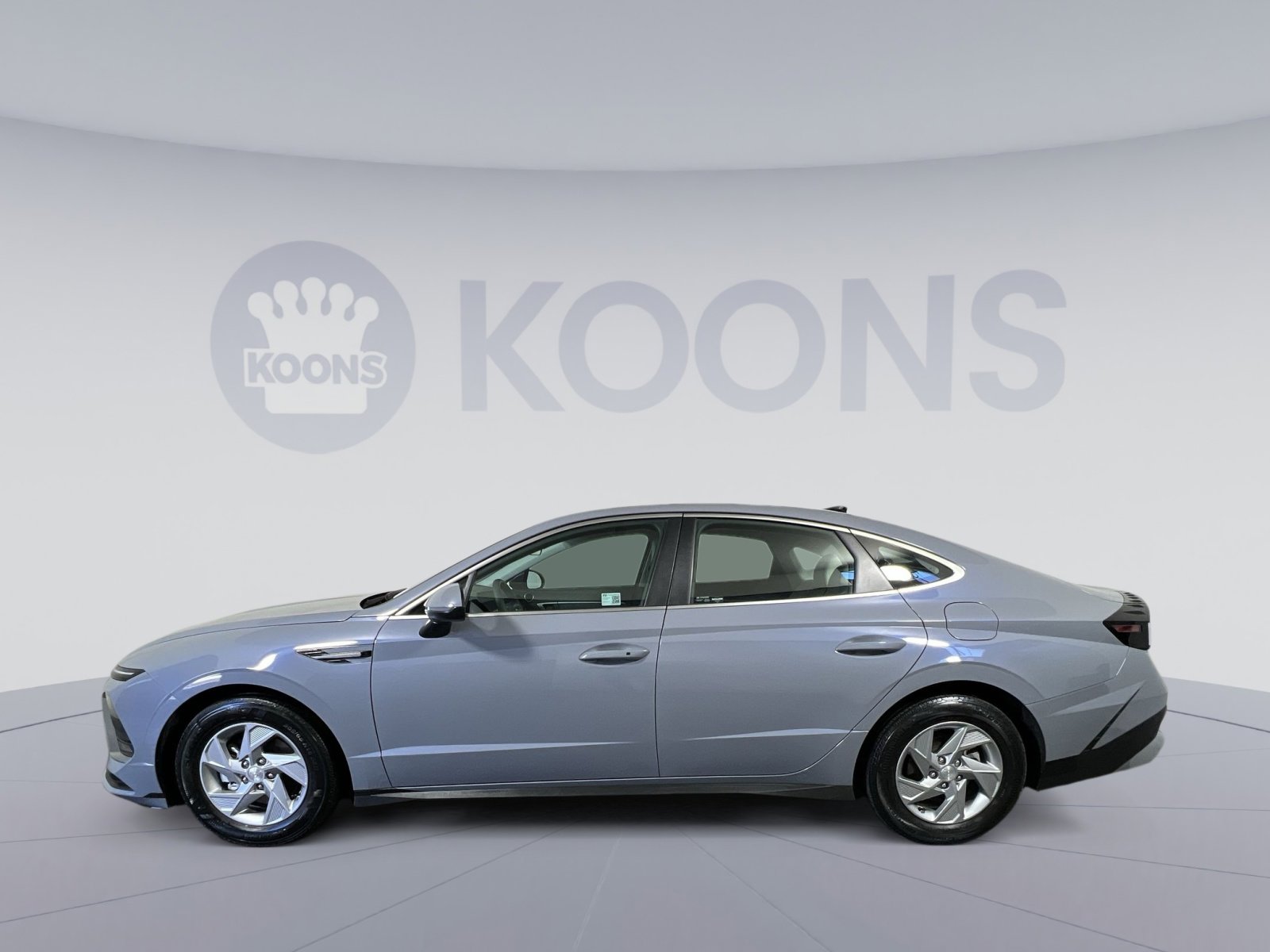 Used 2025 Hyundai Sonata SE image 2
