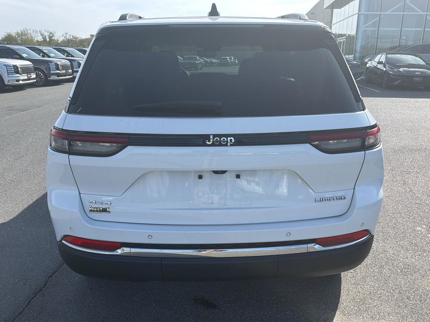 Used 2023 Jeep Grand Cherokee Limited image 4