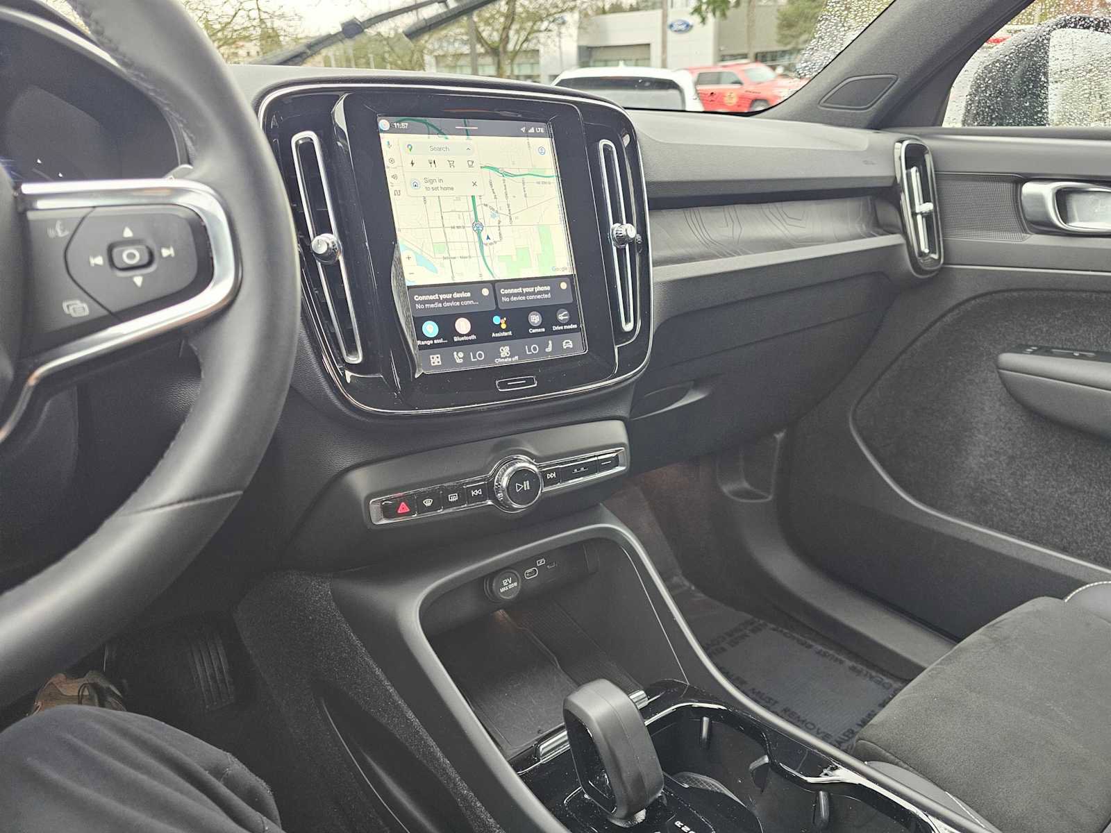 Certified 2023 Volvo XC40 Recharge Plus image 29