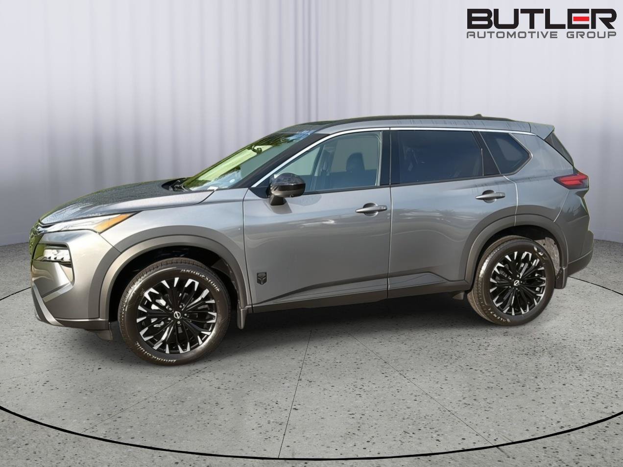 New 2026 Nissan Rogue Dark Armor FWD image 4