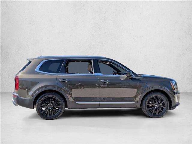 Used 2022 Kia Telluride SX w/ Towing Package FWD image 4
