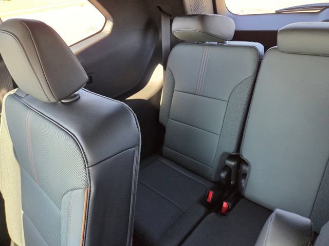 Used 2026 GMC Acadia AT4 w/ Super Cruise Package AWD/4WD image 59