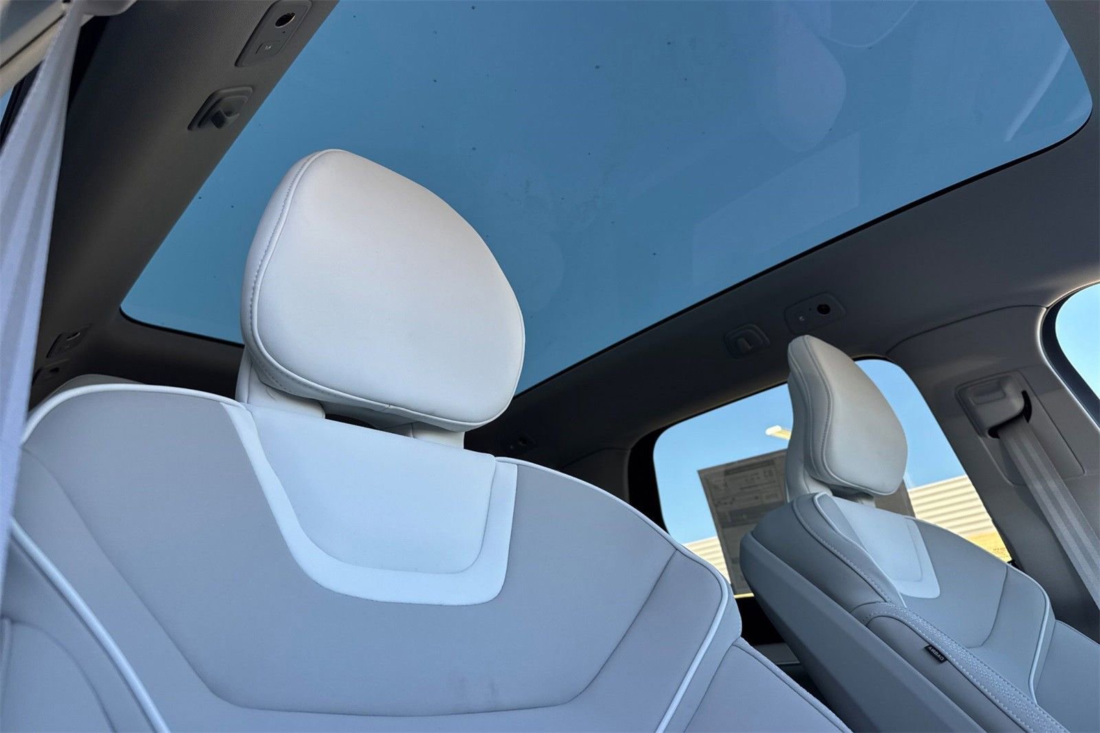 New 2025 Volvo EX90 Plus image 17