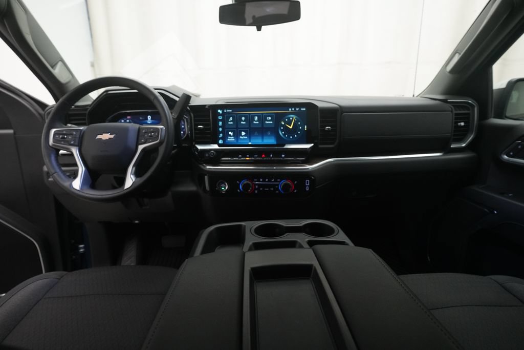 Used 2024 Chevrolet Silverado 1500 LT AWD/4WD image 17