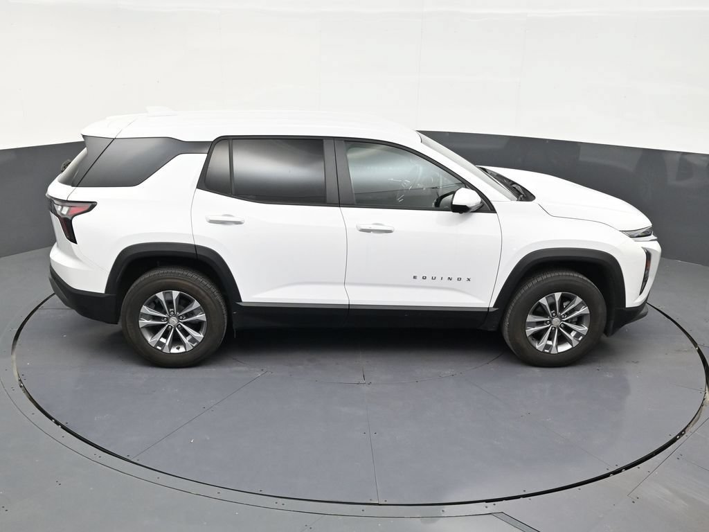 Used 2025 Chevrolet Equinox LT w/ Safety and Technology Package FWD image 17