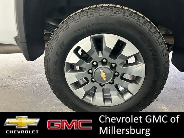 Used 2022 Chevrolet Silverado 2500 LT w/ Convenience Package image 13