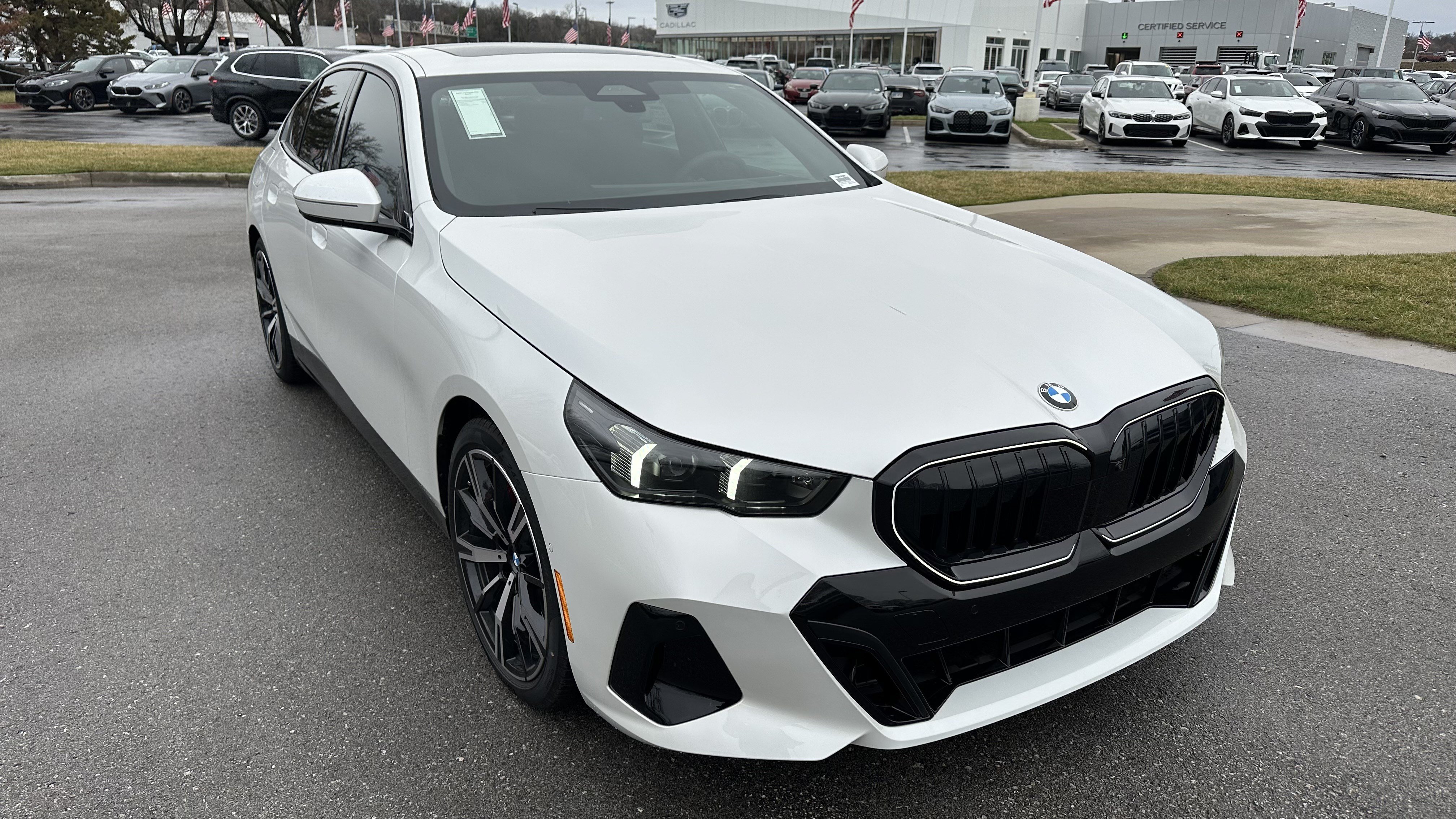 New 2026 BMW 540i xDrive w/ M Sport Package AWD/4WD image 2