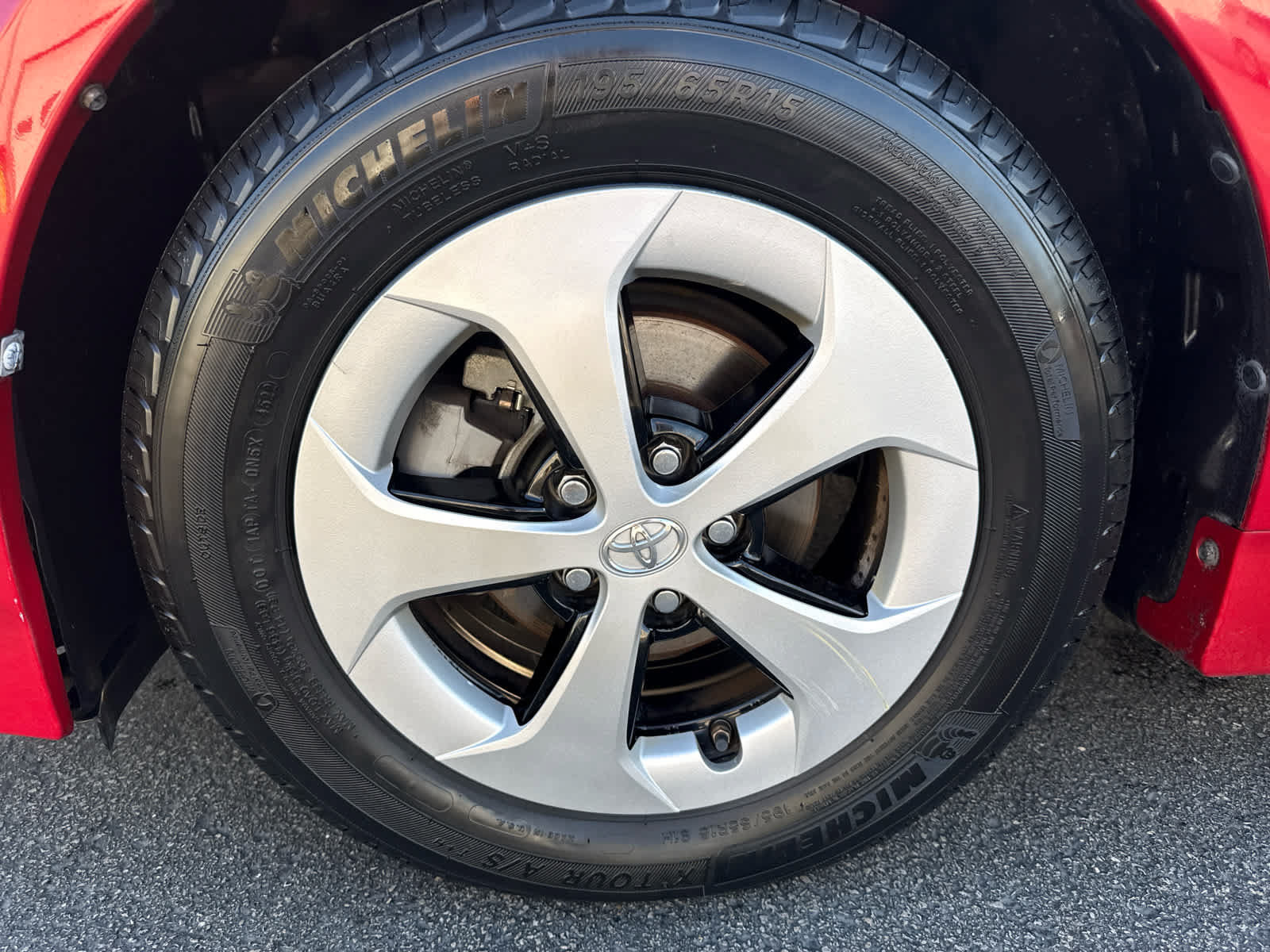 Used 2015 Toyota Prius Three FWD image 9