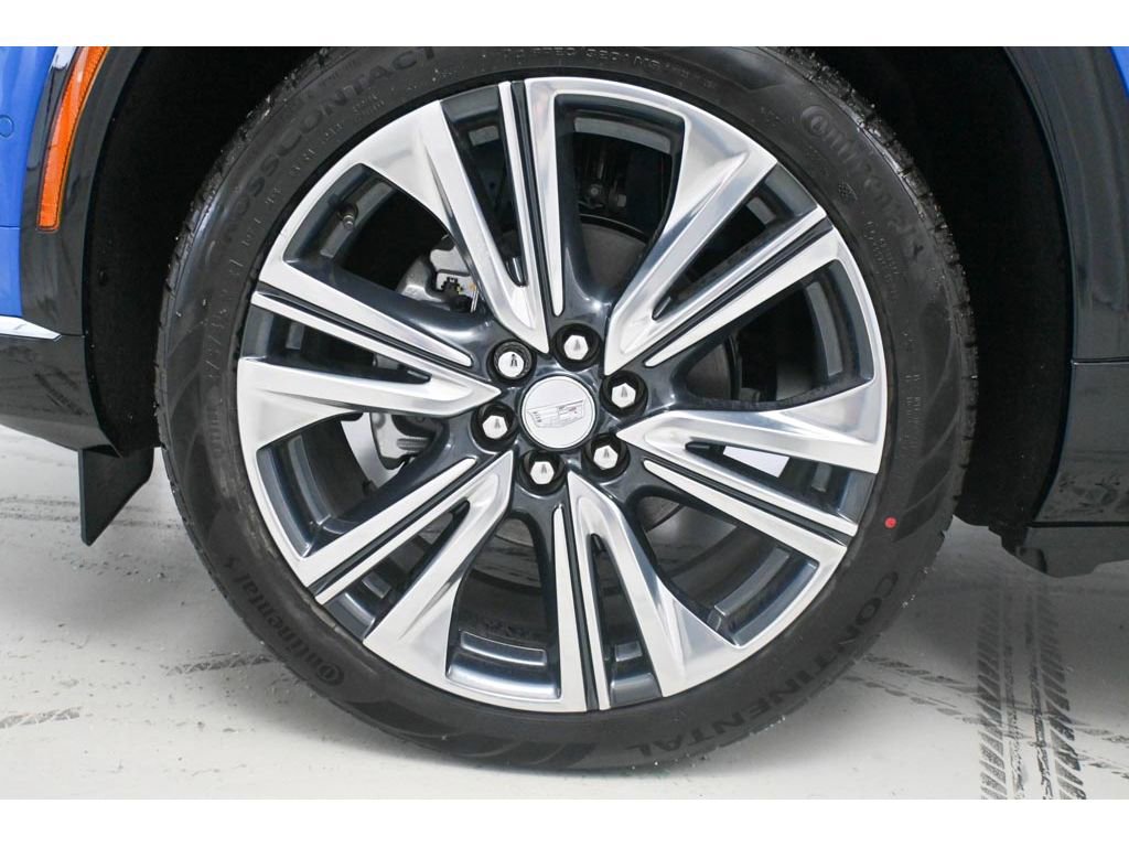 New 2026 Cadillac Optiq Luxury 2 image 9