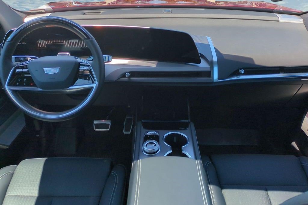 Certified 2026 Cadillac Vistiq Sport w/ LPO, Floor Liner Package AWD/4WD image 15