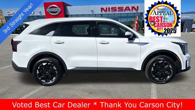 Used 2024 Kia Sorento S image 2