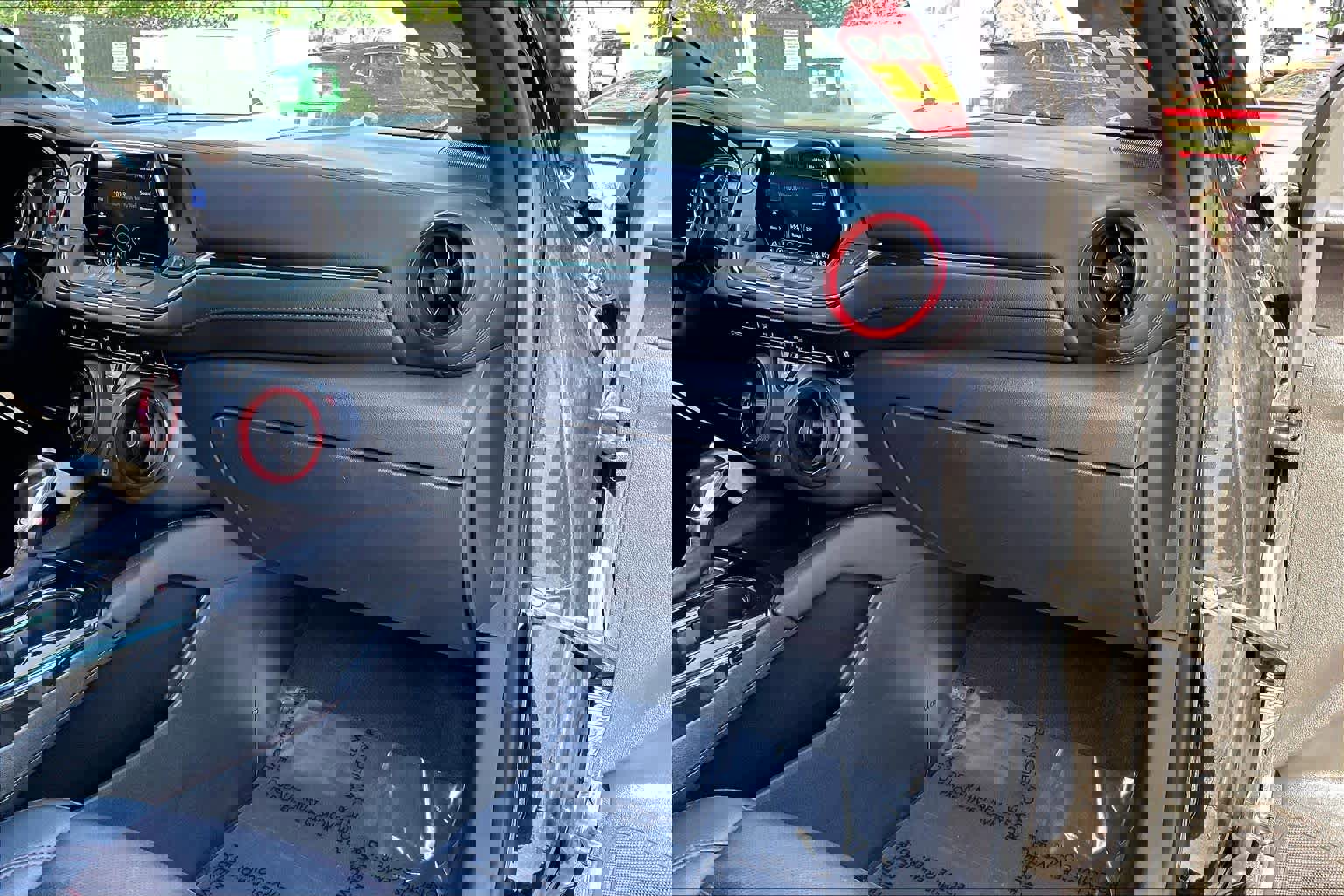 Used 2022 Chevrolet Blazer RS w/ Enhanced Convenience Package image 17