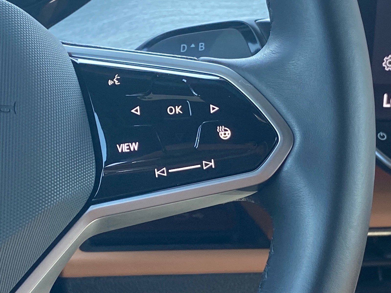 Certified 2025 Volkswagen ID. Buzz Pro S RWD image 7