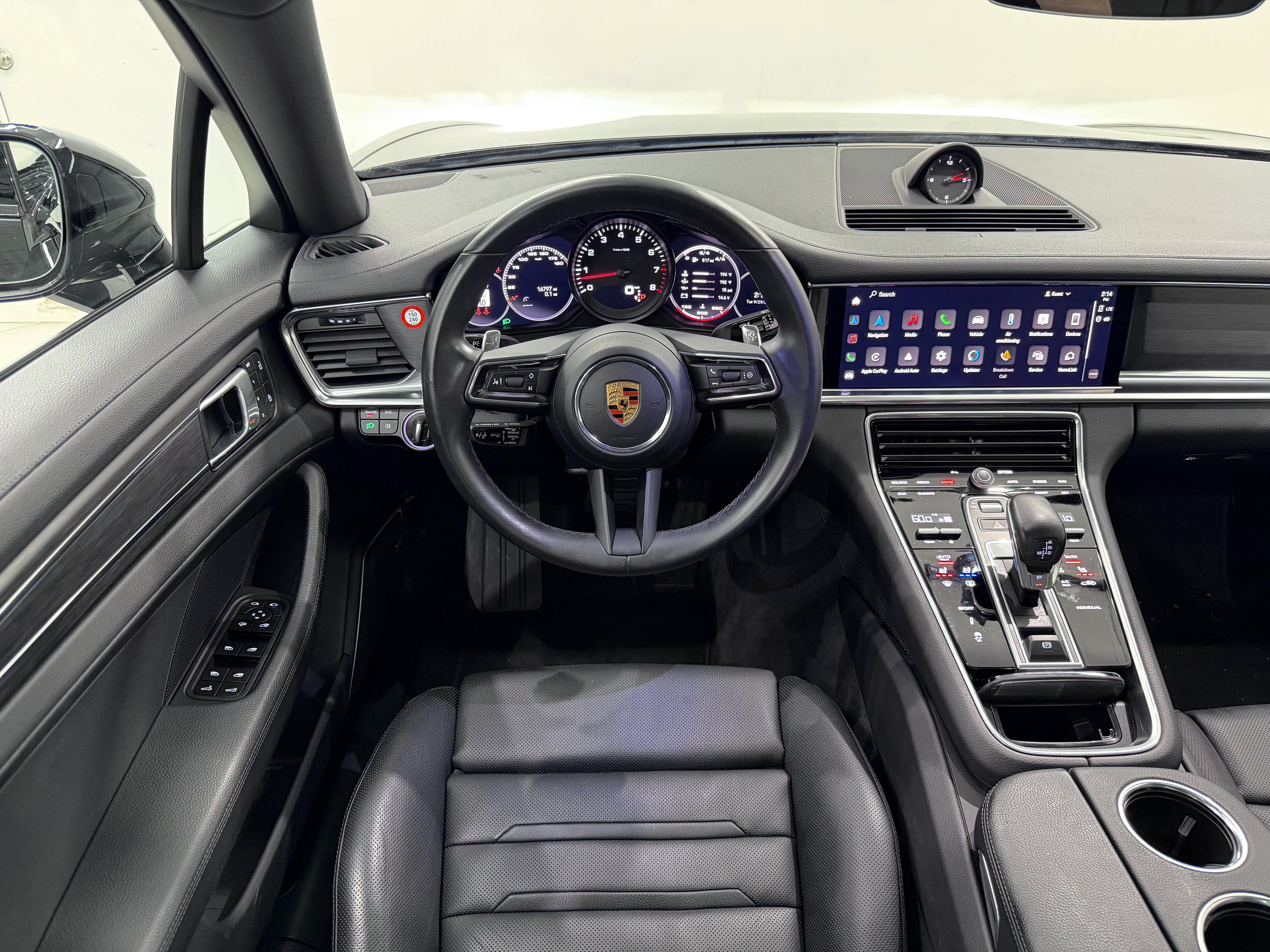 Certified 2023 Porsche Panamera 4 Platinum Edition AWD/4WD image 25