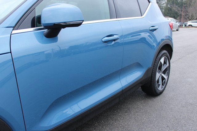 Used 2025 Volvo XC40 B5 Plus image 48