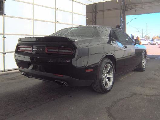 Used 2019 Dodge Challenger SXT image 5