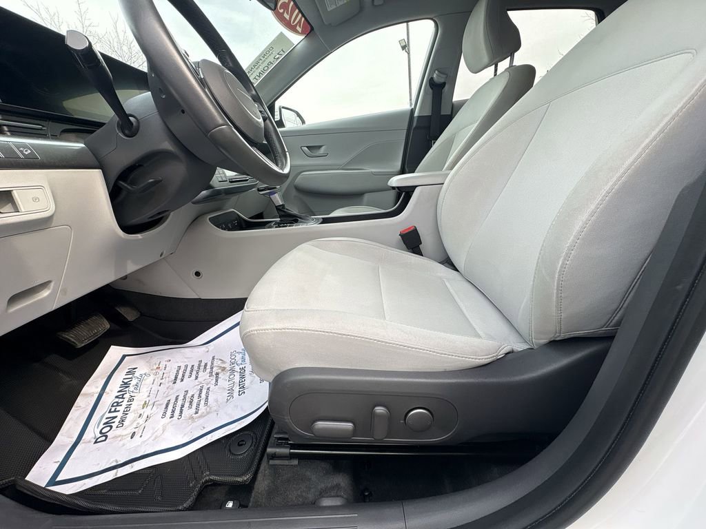 Used 2025 Hyundai Kona SEL image 14