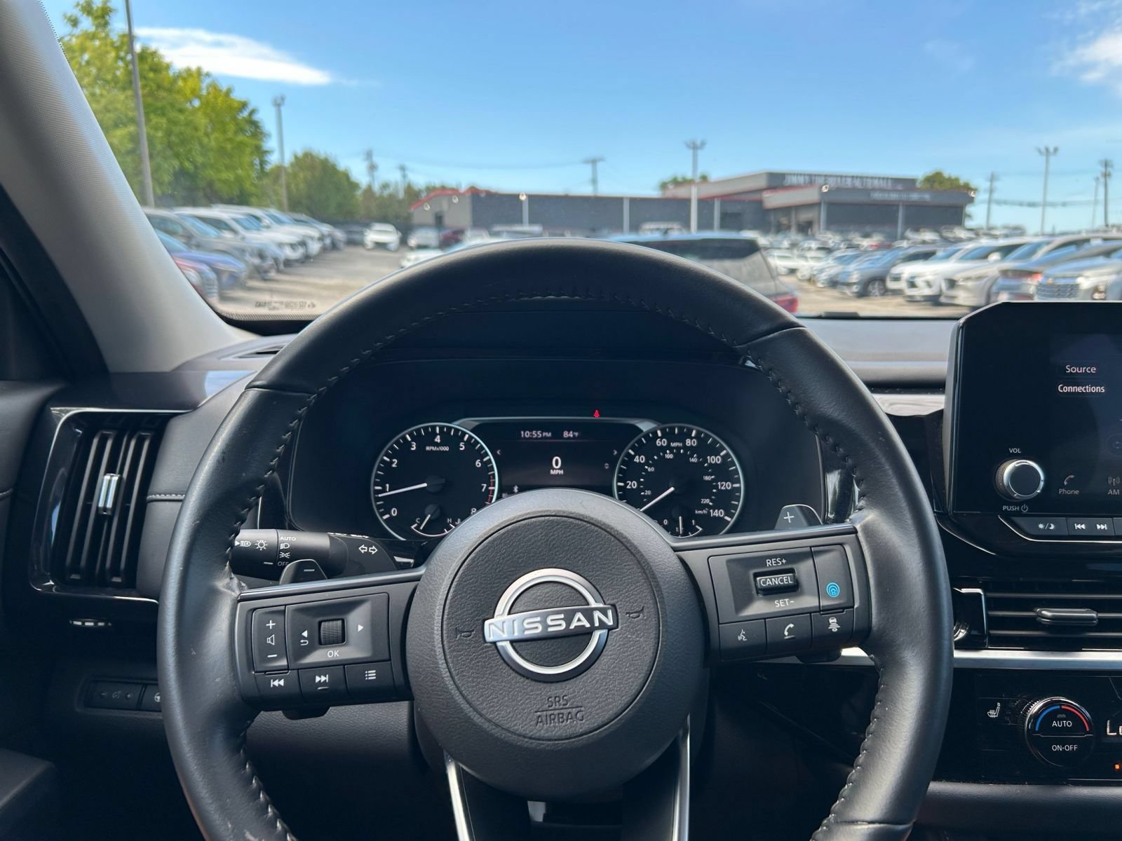 Used 2025 Nissan Pathfinder SV FWD image 31