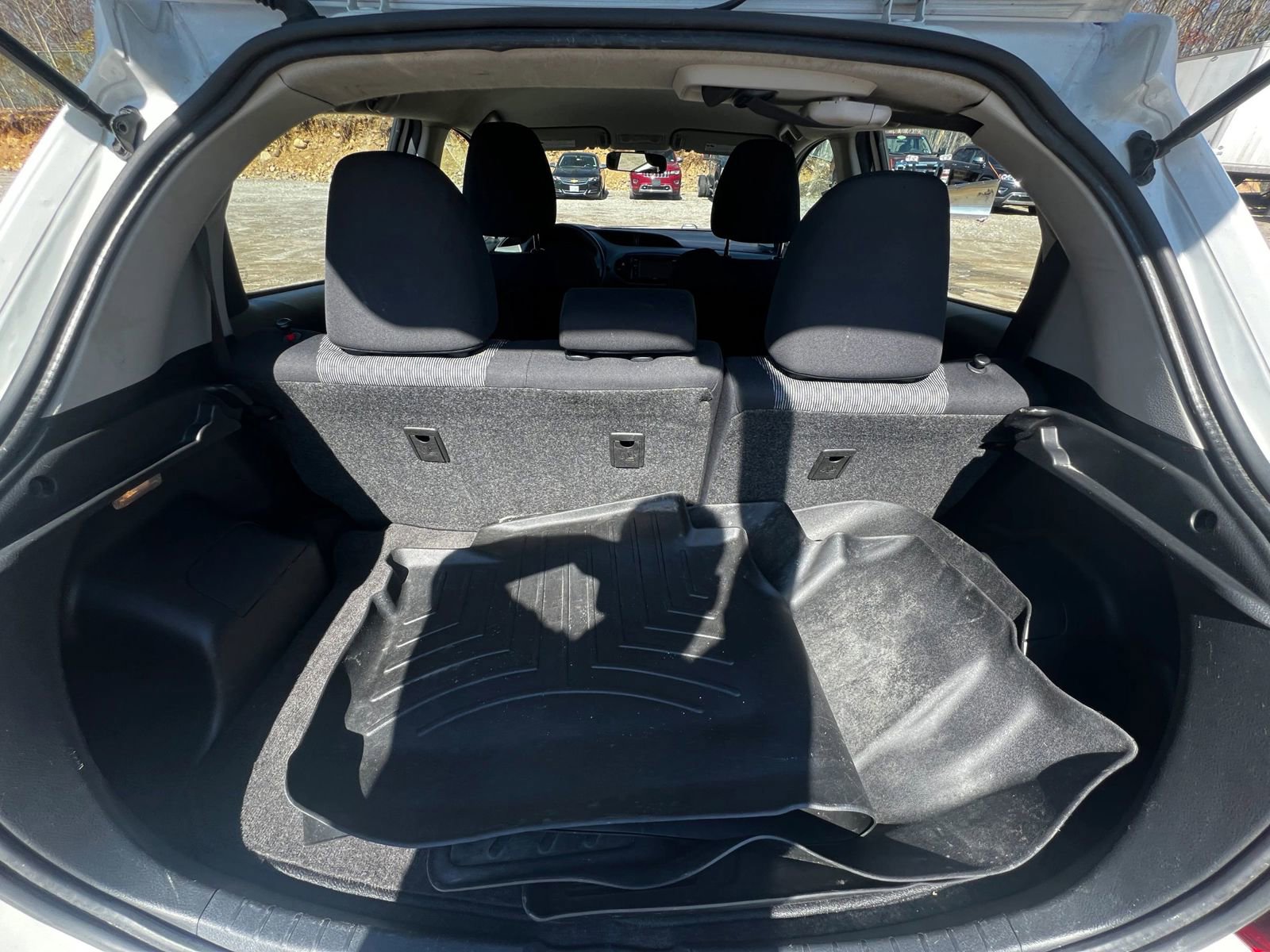 Used 2016 Toyota Yaris L image 16