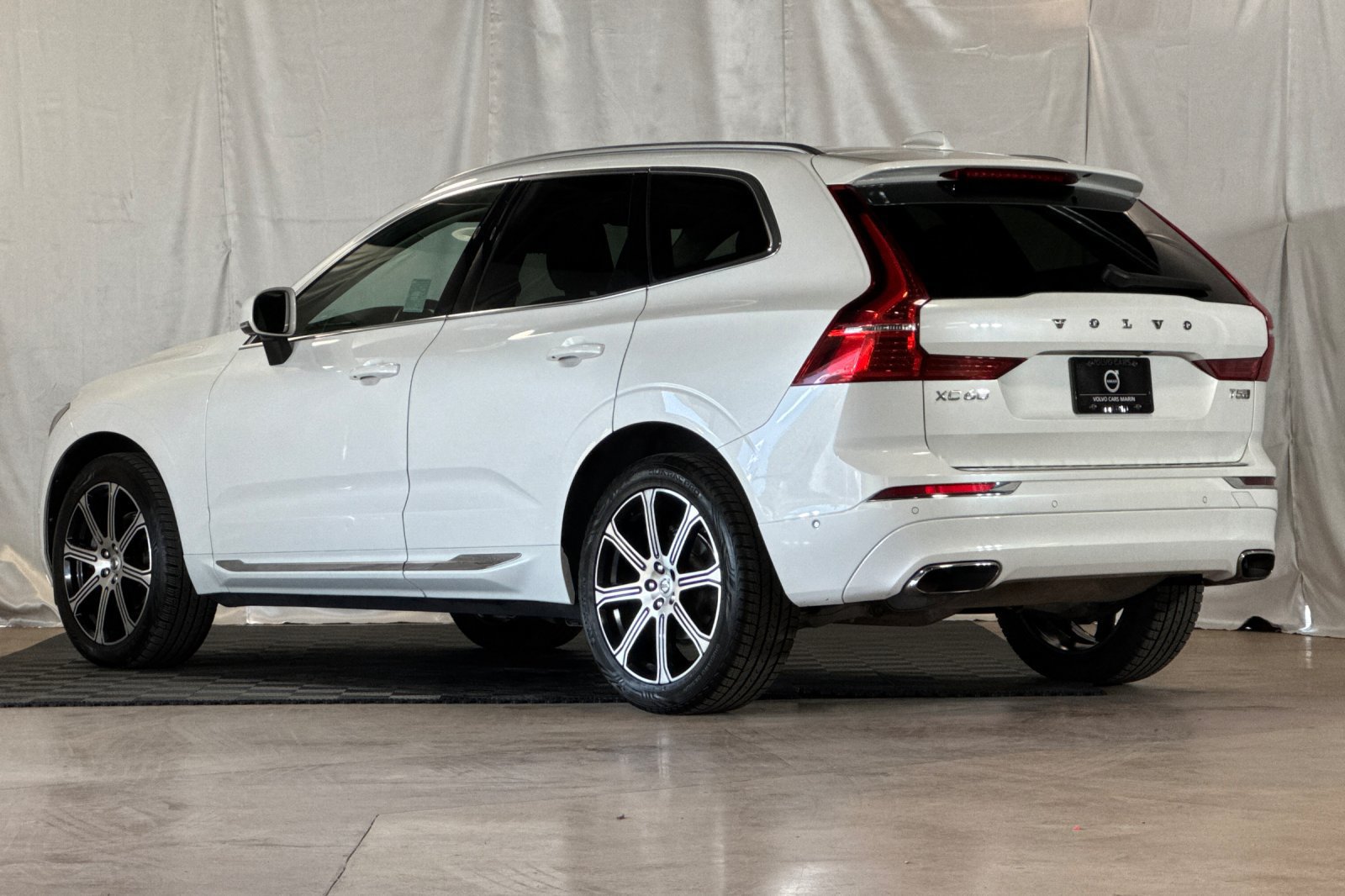 Used 2019 Volvo XC60 T5 Inscription w/ Protection Package Premier AWD/4WD image 6