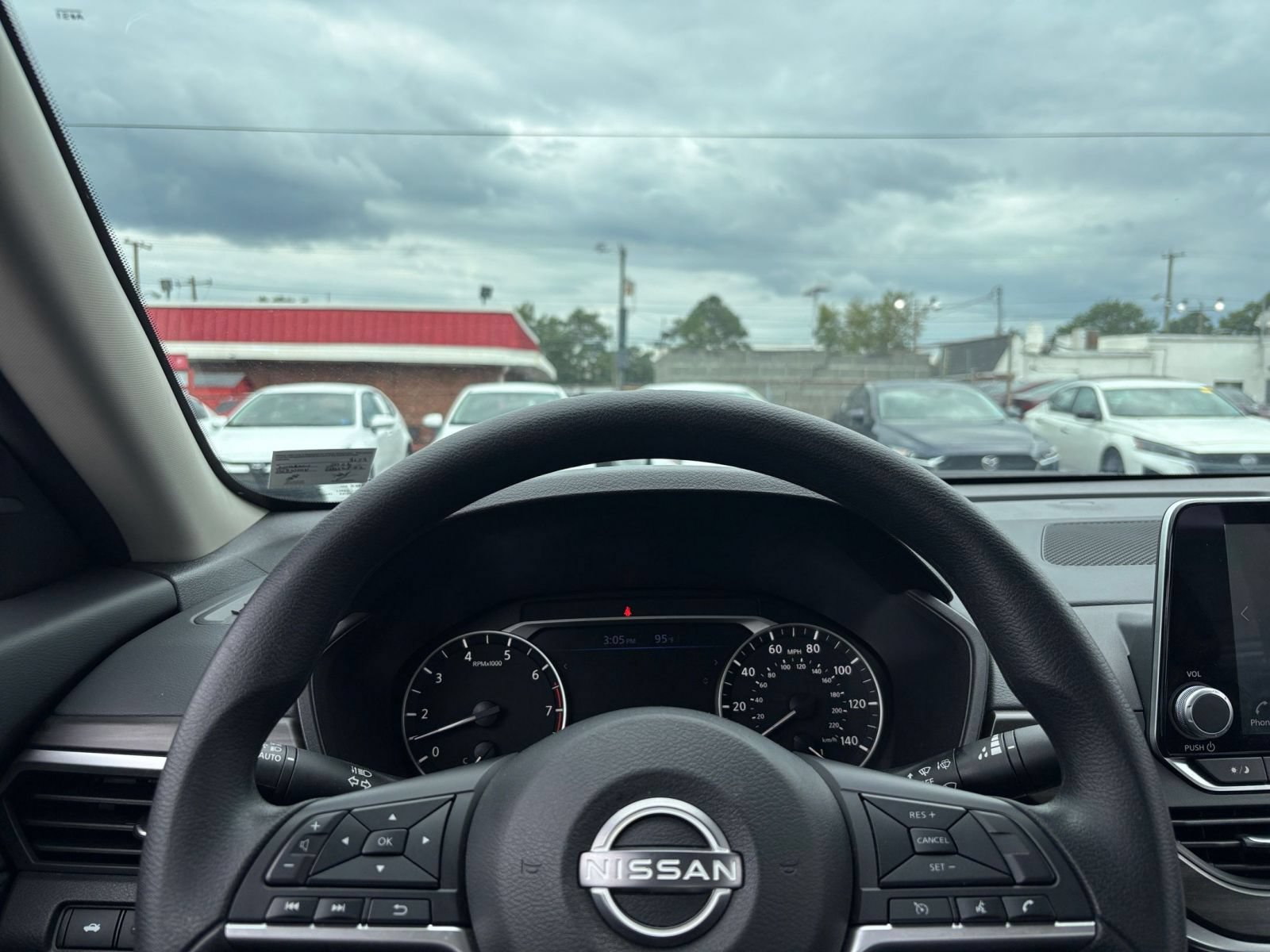 Used 2026 Nissan Altima 2.5 SV FWD image 33