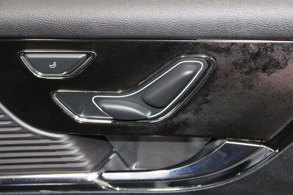 Used 2022 Lincoln Corsair Standard w/ Equipment Group 101A image 27