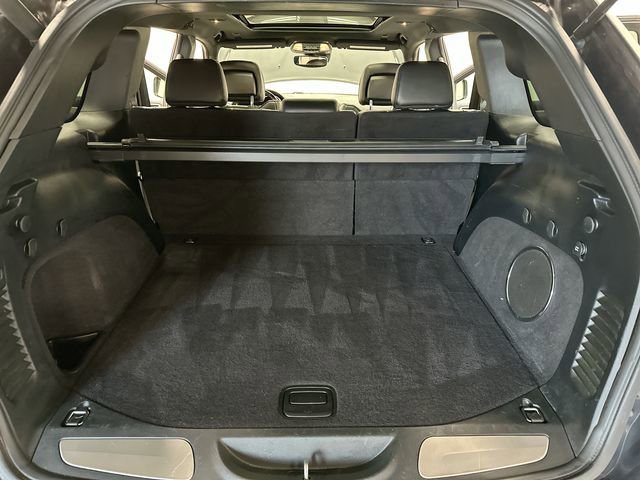 Used 2018 Jeep Grand Cherokee Overland AWD/4WD image 28