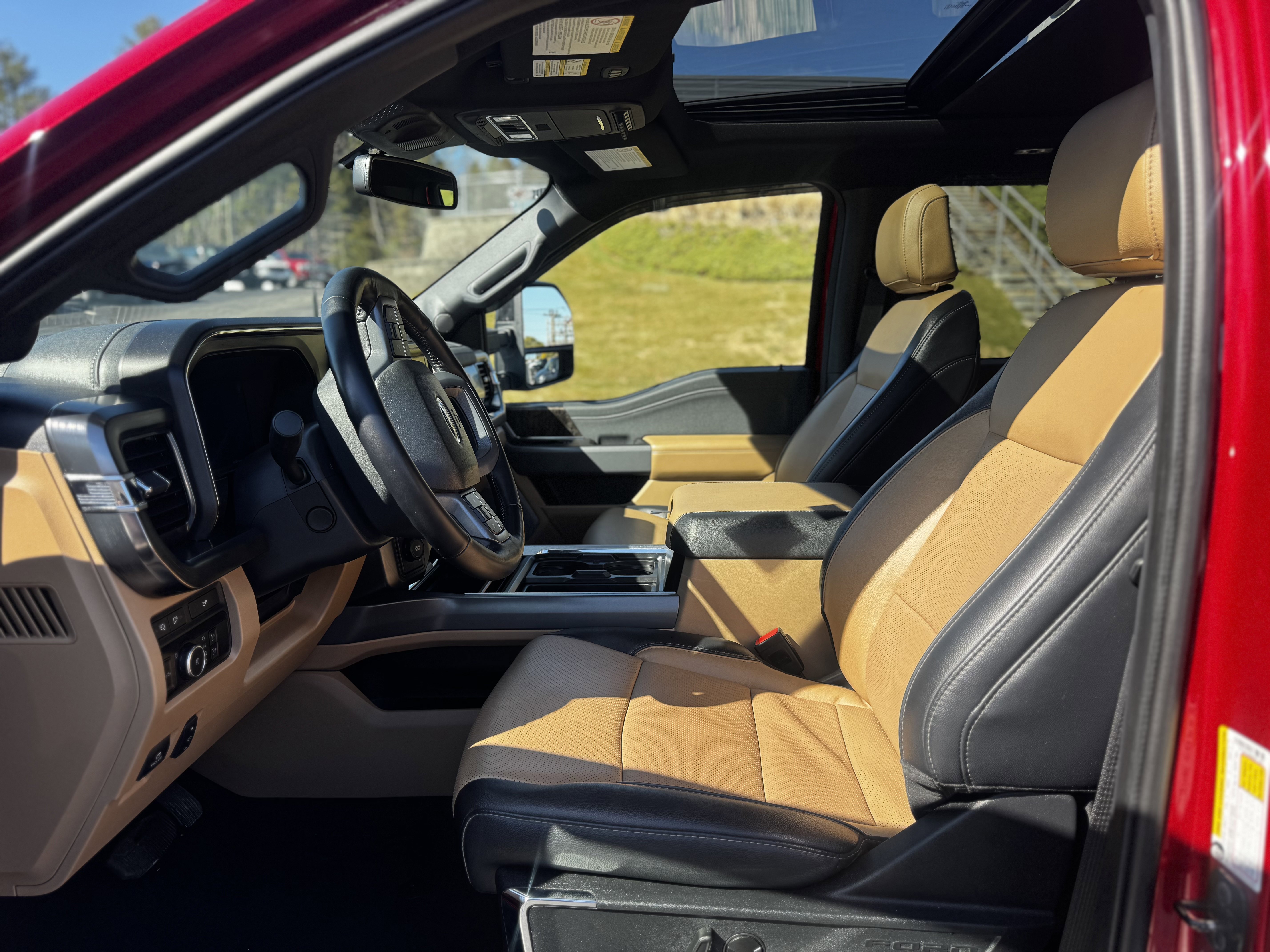 Used 2024 Ford F250 Lariat w/ Sport Appearance Package image 6