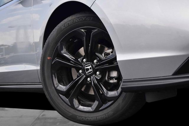 New 2025 Honda Accord SE image 3