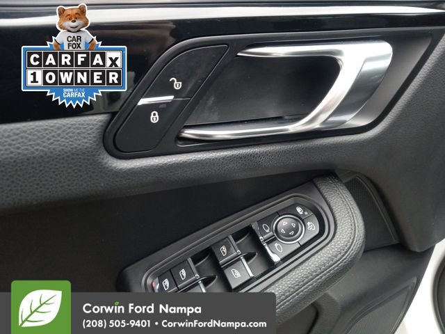 Used 2018 Porsche Macan image 11