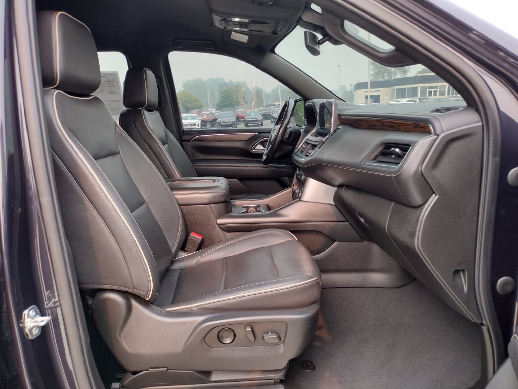 Used 2022 Chevrolet Suburban Premier AWD/4WD image 13