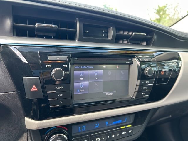 Used 2015 Toyota Corolla LE FWD image 26