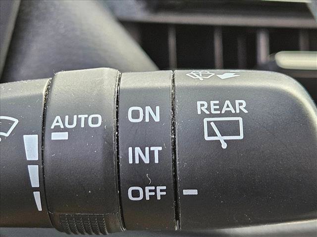 Used 2021 Toyota RAV4 SE w/ Weather & Moonroof Package AWD/4WD image 10