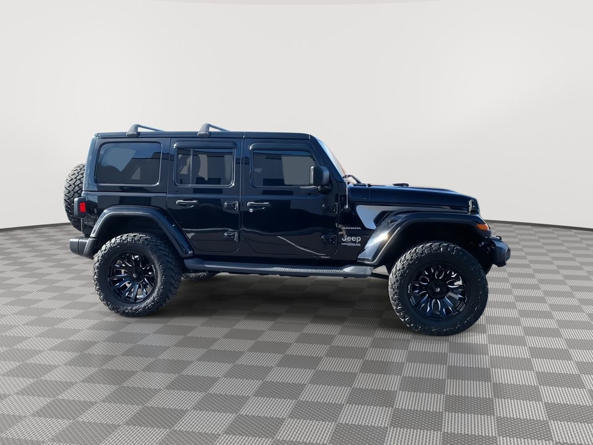 Used 2019 Jeep Wrangler Unlimited Sahara w/ Uconnect 4C Nav & Sound Group AWD/4WD image 9