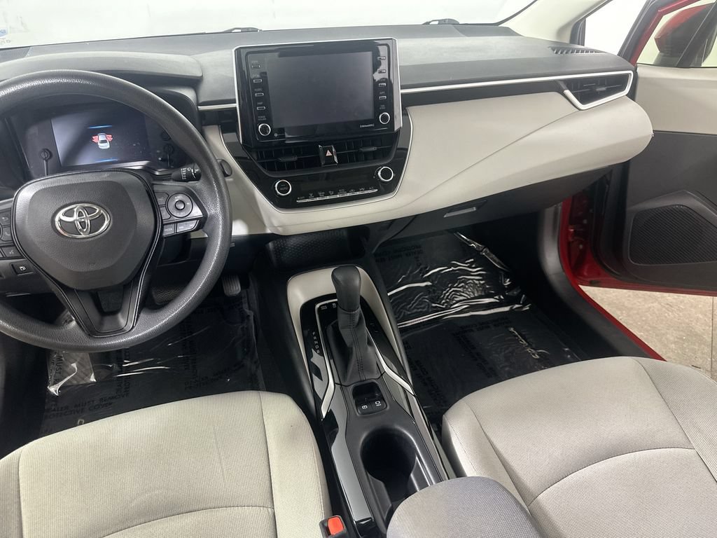 Used 2021 Toyota Corolla LE FWD image 19