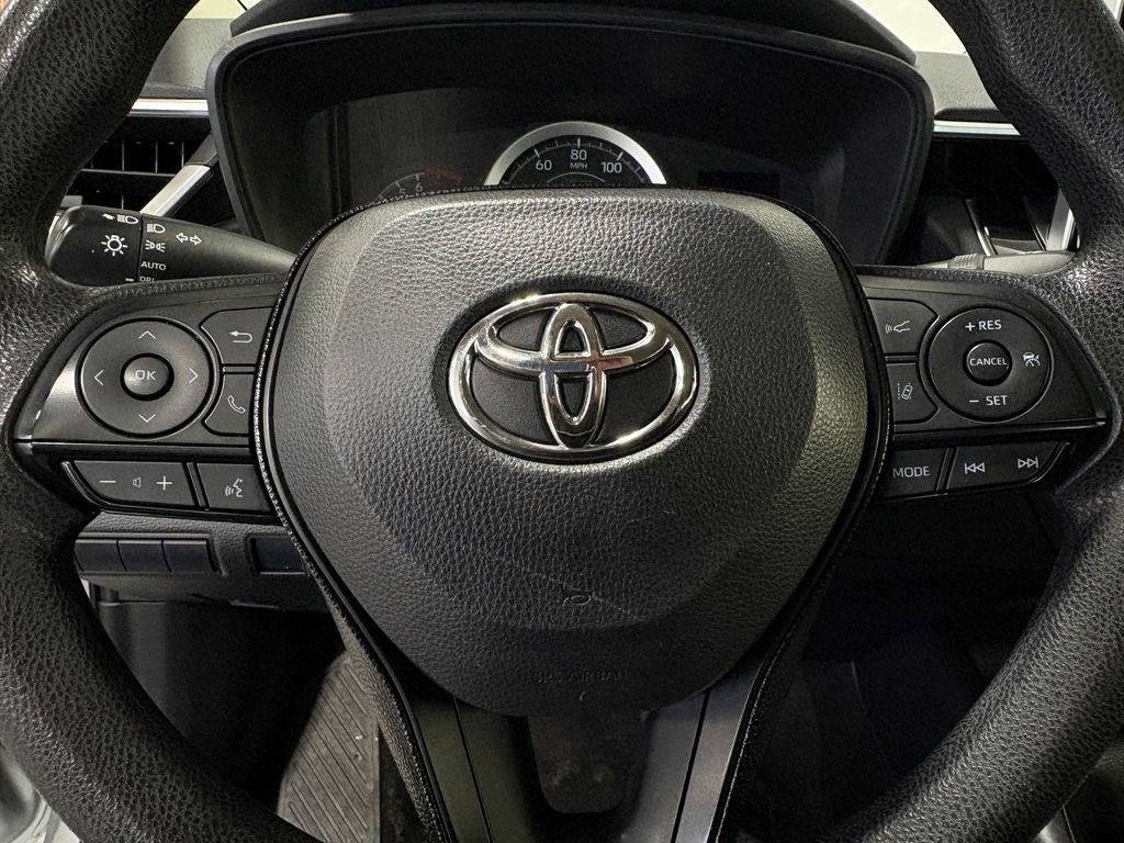 Used 2021 Toyota Corolla LE image 15