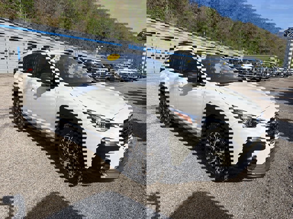 Used 2024 Subaru Crosstrek 2.0i Premium image 2